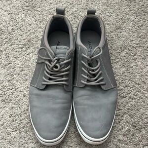 Aldo Gray and white with a black stripe leather dress sneakers